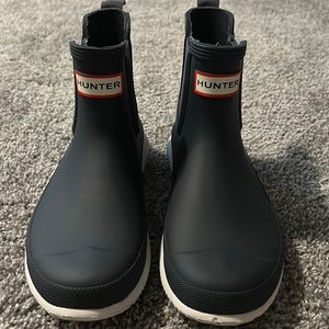 Navy slide on Hunter rain boots
